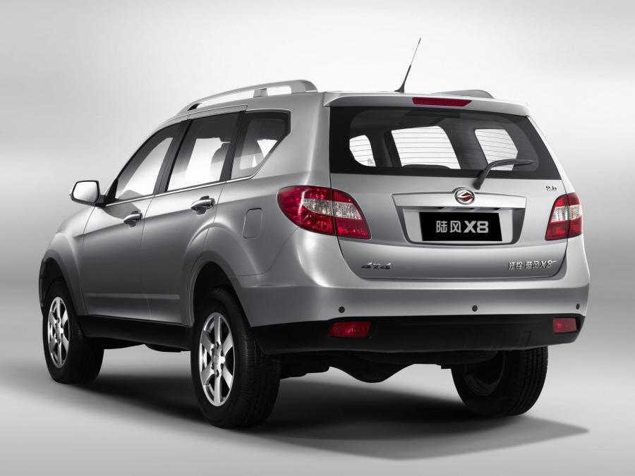  Landwind X8 2010 года  (фото 7 из 10)